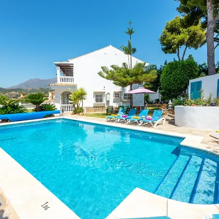 Holivista Elegant 4-bedroom Spanish In Estepona