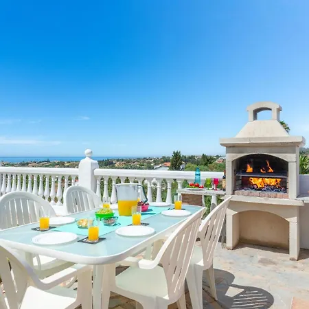 Holivista Elegant 4-bedroom Spanish In