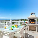 Holivista Elegant 4-bedroom Spanish In