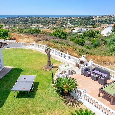 Holivista Elegant 4-bedroom Spanish In Вилла