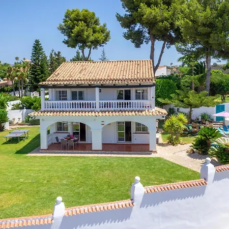 Вилла Holivista Elegant 4-bedroom Spanish In
