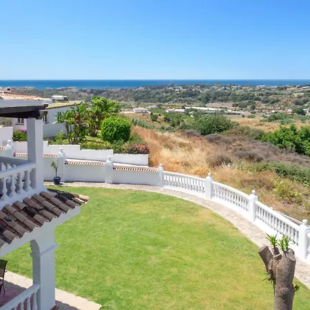 Holivista Elegant 4-bedroom Spanish In Вилла