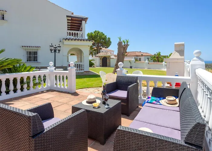 Holivista Elegant 4-bedroom Spanish In Estepona