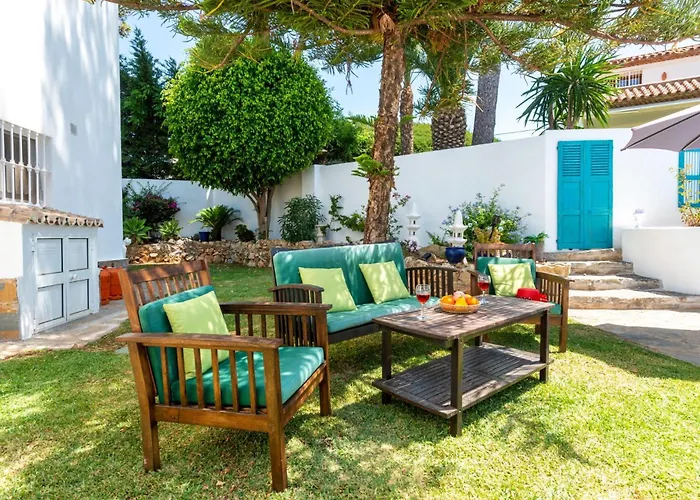 Holivista Elegant 4-bedroom Spanish In Villa *