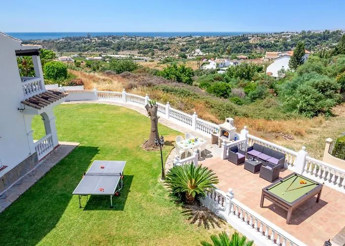 Holivista Elegant 4-bedroom Spanish In Villa