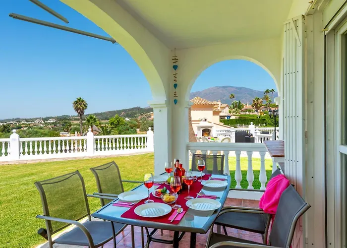 Holivista Elegant 4-bedroom Spanish In Villa *