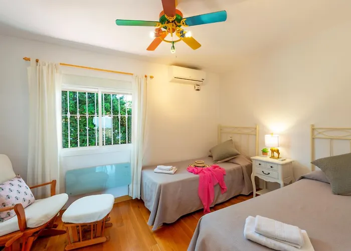 Holivista Elegant 4-bedroom Spanish In *