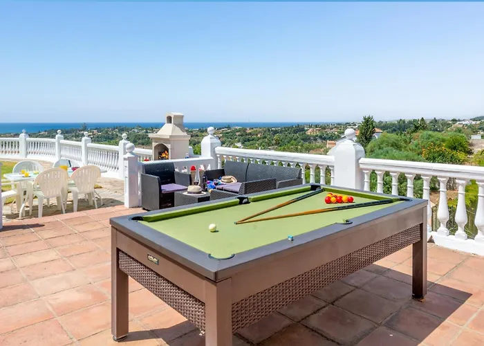 Holivista Elegant 4-bedroom Spanish In Villa *