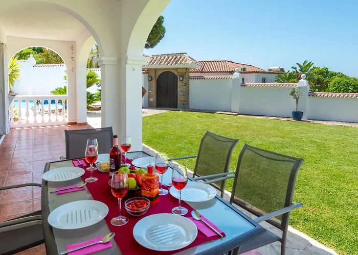 Вілла Holivista Elegant 4-bedroom Spanish In *