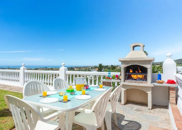 Holivista Elegant 4-bedroom Spanish In