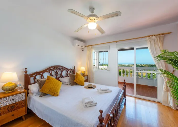 Вілла Holivista Elegant 4-bedroom Spanish In