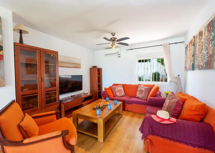 Holivista Elegant 4-bedroom Spanish In Вілла *